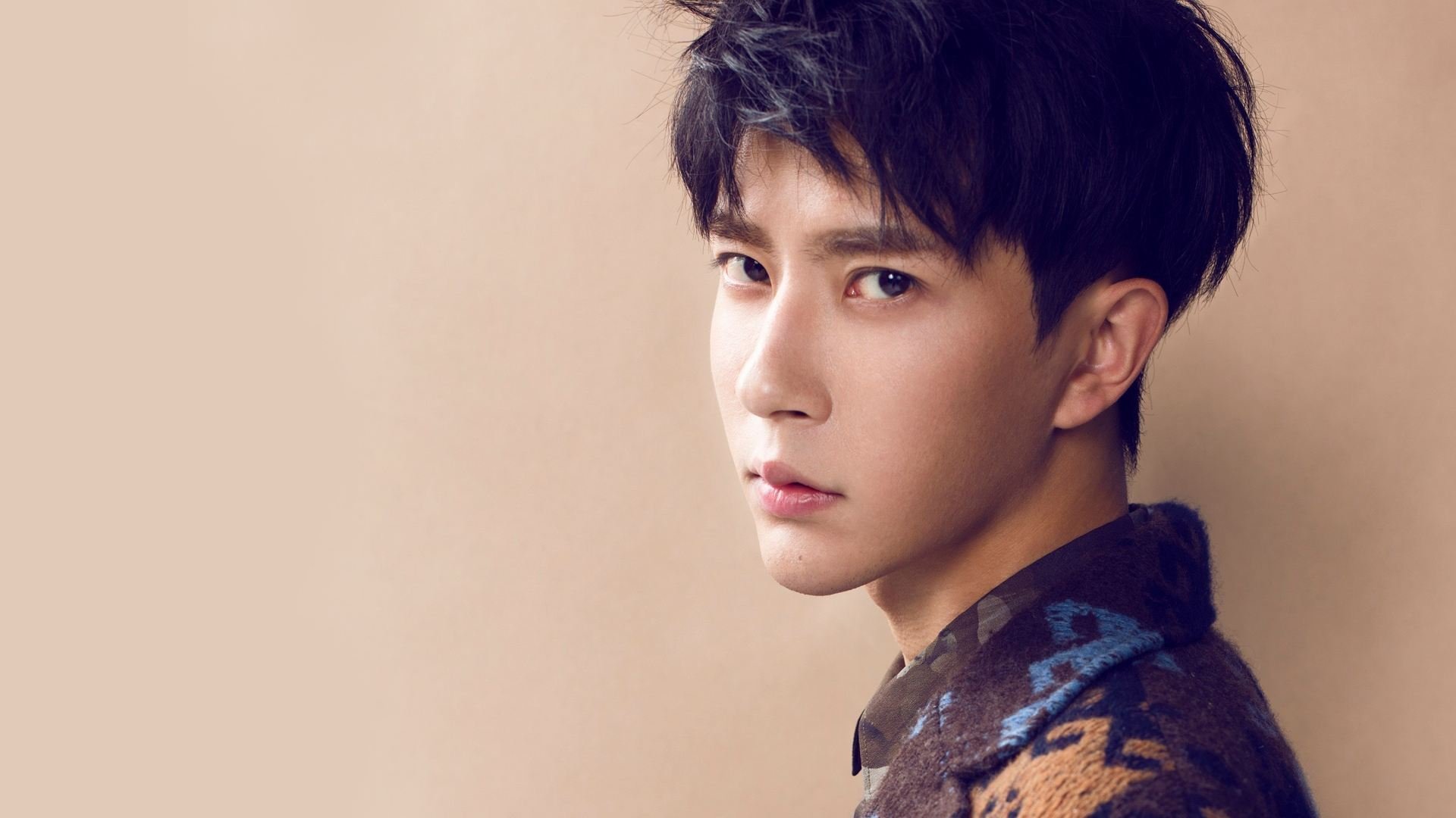 镜像争锋，相隔万里的同频心跳—英超争冠生死战与爵士终结广厦的不谋而合