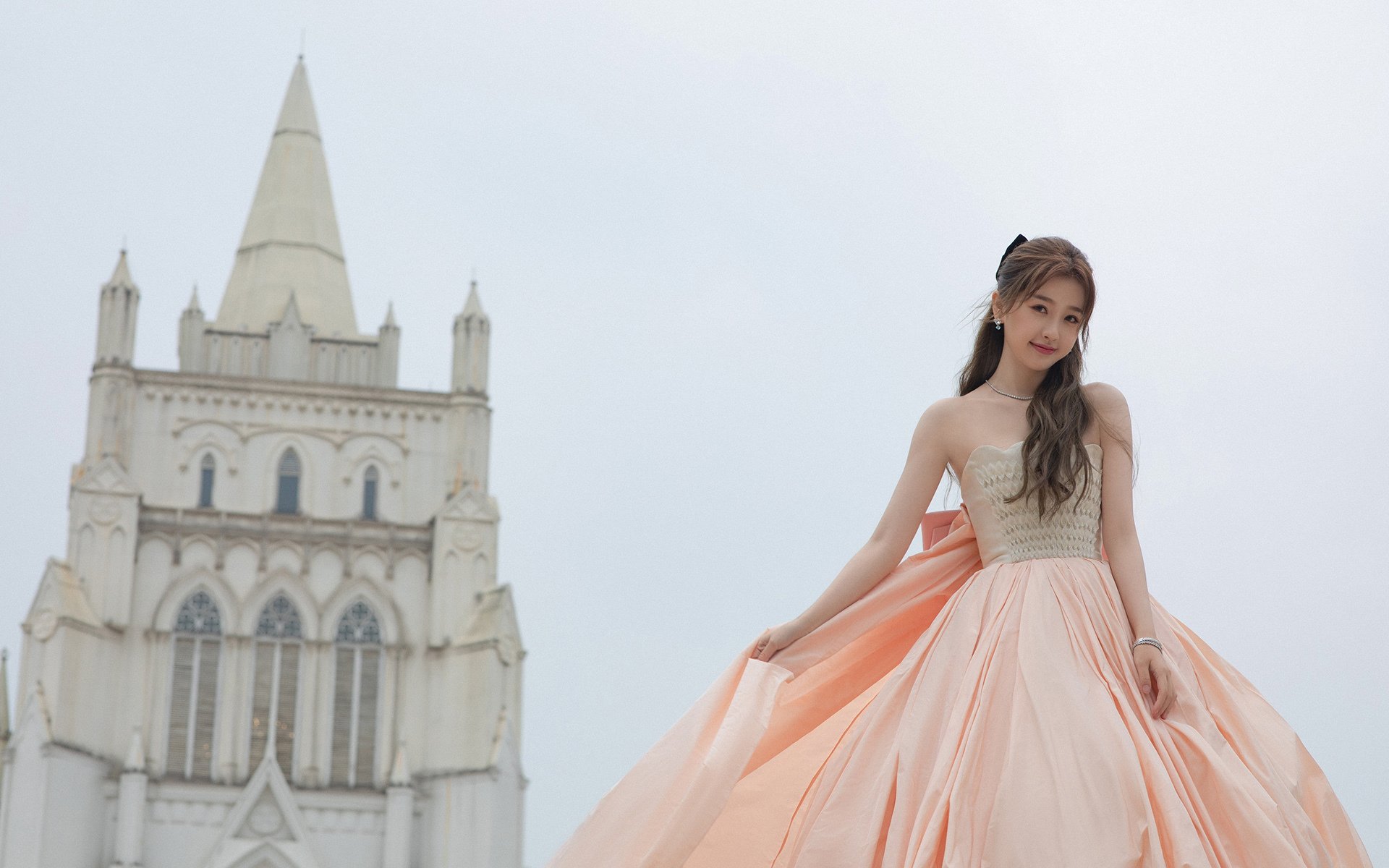 绿茵与硬木的交响，当国家德比的烽烟在另一种韵律中重燃